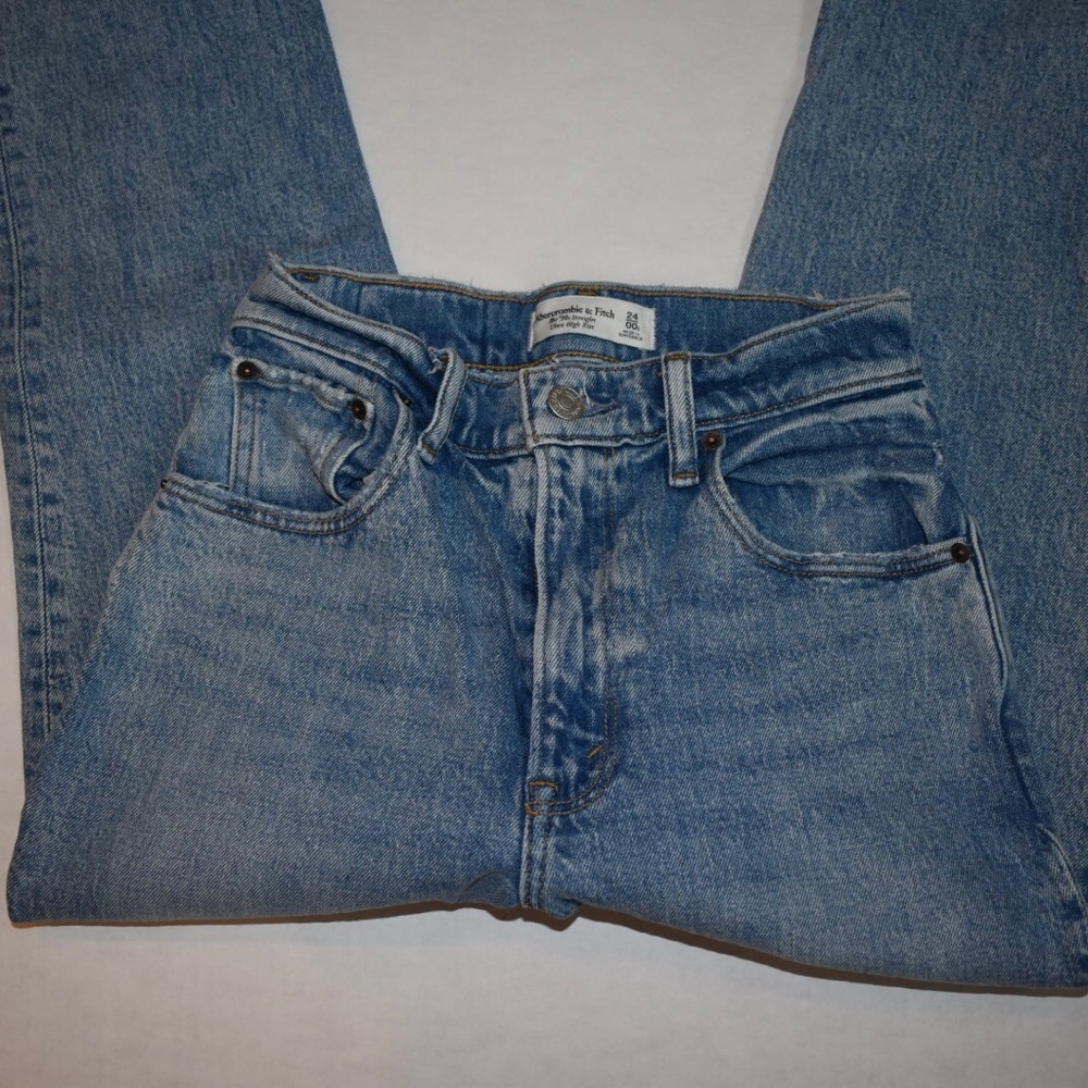 Abercrombie ultra high rise 90’s straight jeans